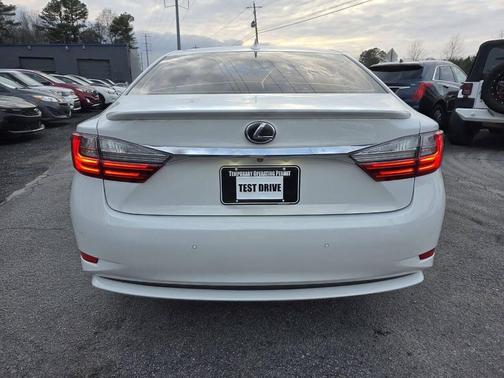 2017 Lexus ES 300h Base