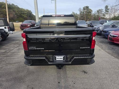 2022 Chevrolet Silverado 1500 Custom