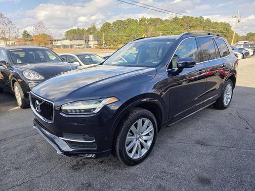 2016 Volvo XC90 T6 Momentum