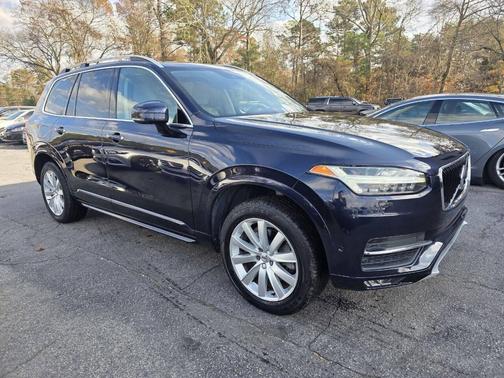 2016 Volvo XC90 T6 Momentum