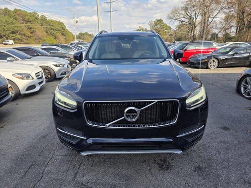 2016 Volvo XC90 T6 Momentum