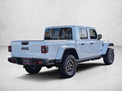 Bright White Clearcoat 2026 Jeep Gladiator Rubicon