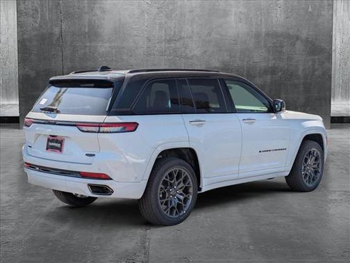 2025 Jeep Grand Cherokee Summit