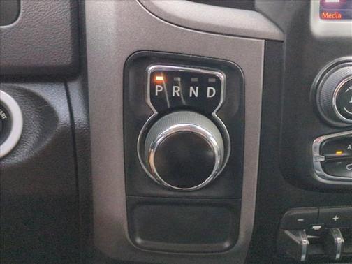 Diamond Black Crystal Pearlcoat 2019 RAM 1500 Tradesman