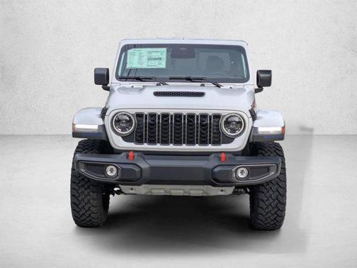 Bright White Clearcoat 2026 Jeep Gladiator Mojave 4x4