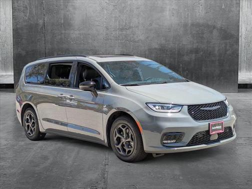 2025 Chrysler Pacifica Hybrid Premium S Appearance Pkg