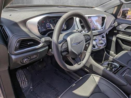 2025 Chrysler Pacifica Hybrid Premium S Appearance Pkg