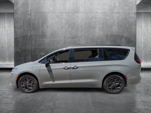 2025 Chrysler Pacifica Hybrid Premium S Appearance Pkg