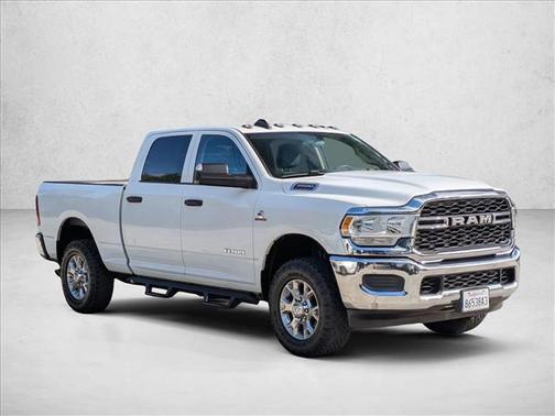 2020 RAM 3500 Tradesman Crew Cab 4x4 6'4' Box