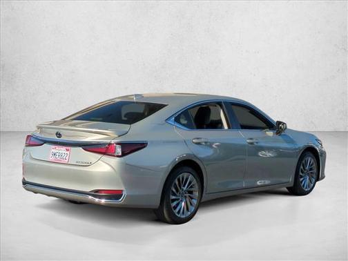 2023 Lexus ES 300h Luxury