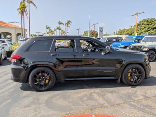 Diamond Black Crystal Pearlcoat 2018 Jeep Grand Cherokee Trackhawk