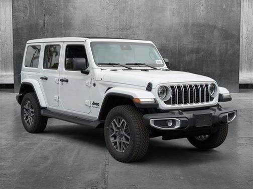 2025 Jeep Wrangler 4-Door Sahara 4x4