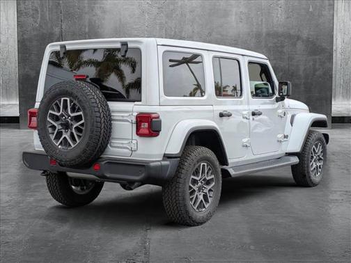 2025 Jeep Wrangler 4-Door Sahara 4x4