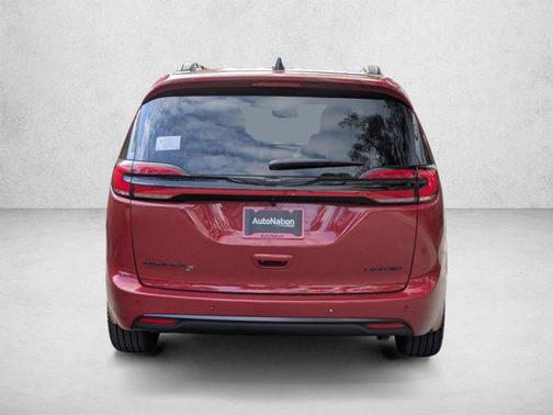 Red Hot Pearlcoat 2026 Chrysler Pacifica Limited