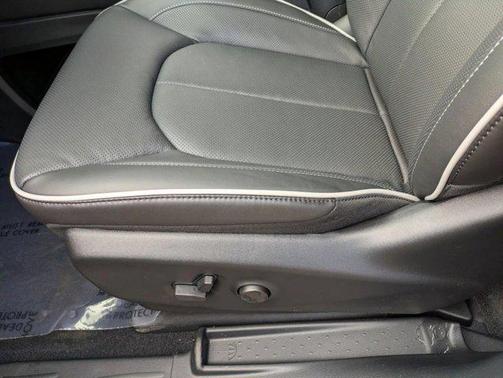 Red Hot Pearlcoat 2026 Chrysler Pacifica Limited
