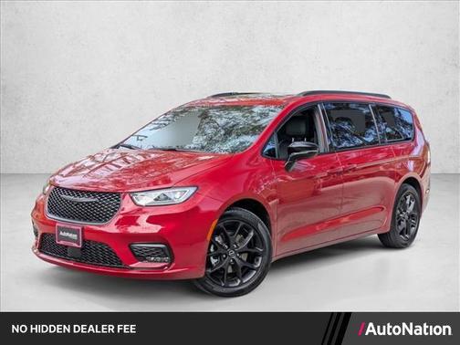 Red Hot Pearlcoat 2026 Chrysler Pacifica Limited