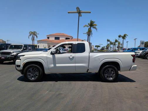 Glacier White 2025 Nissan Frontier SV