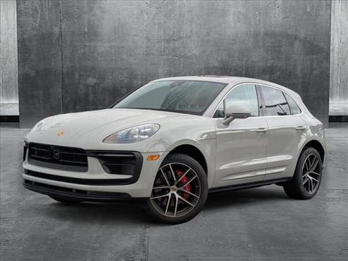 2025 Porsche Macan Base