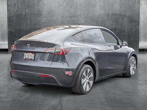 2024 Tesla Model Y Long Range Dual Motor All-Wheel Drive