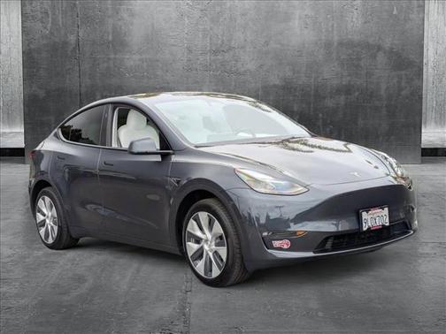 2024 Tesla Model Y Long Range Dual Motor All-Wheel Drive