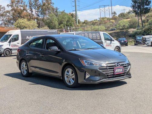 2020 Hyundai ELANTRA SEL