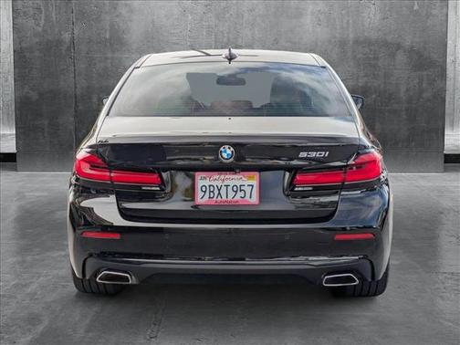 2022 BMW 530 i