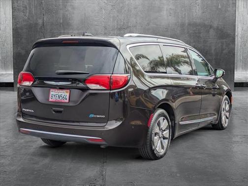 2018 Chrysler Pacifica Hybrid Limited