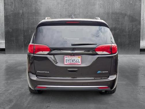 2018 Chrysler Pacifica Hybrid Limited