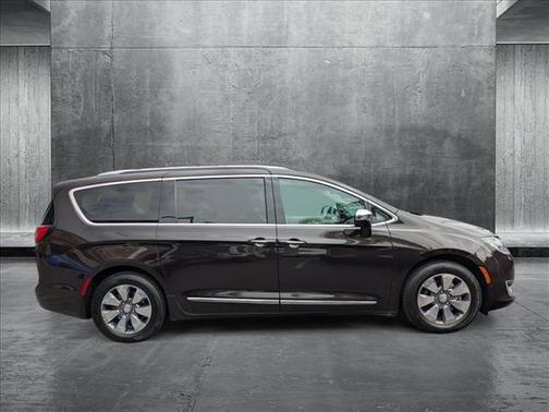 2018 Chrysler Pacifica Hybrid Limited