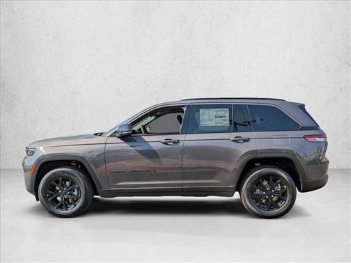 Baltic Gray Metallic Clearcoat 2026 Jeep Grand Cherokee Altitude
