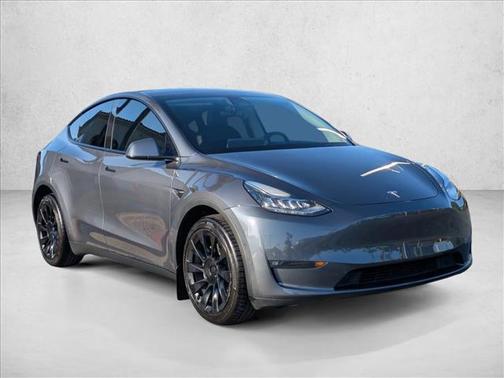 Silver/Gray 2022 Tesla Model Y Long Range Dual Motor All-Wheel Drive