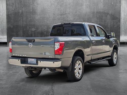 2016 Nissan Titan XD SL