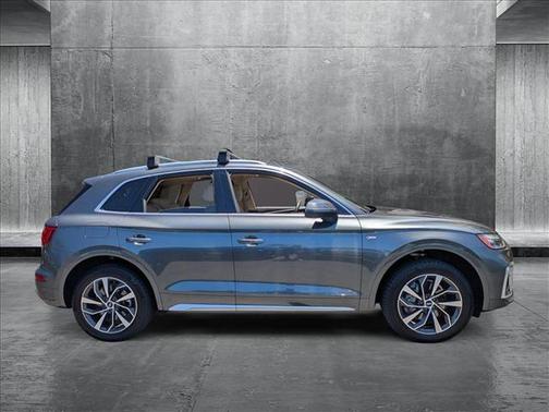 2022 Audi Q5 45 S line Premium