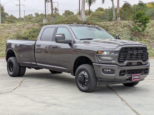 2025 RAM 3500 Big Horn Crew Cab 4x4 8' Box