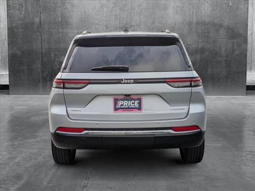 2022 Jeep Grand Cherokee Laredo