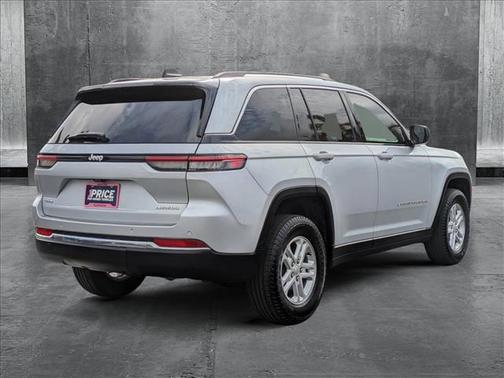 2022 Jeep Grand Cherokee Laredo