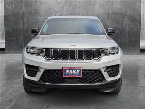 2022 Jeep Grand Cherokee Laredo