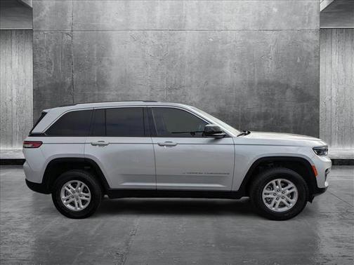 2022 Jeep Grand Cherokee Laredo