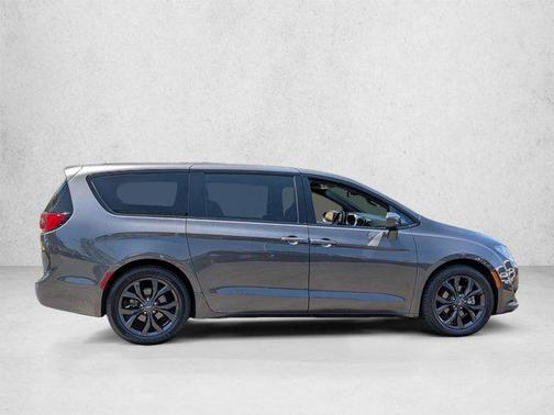 Granite Crystal Metallic Clearcoat 2019 Chrysler Pacifica Touring Plus