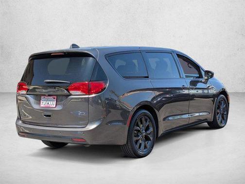 Granite Crystal Metallic Clearcoat 2019 Chrysler Pacifica Touring Plus