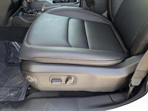 Bright White Clearcoat 2026 Jeep Gladiator Sahara 4x4