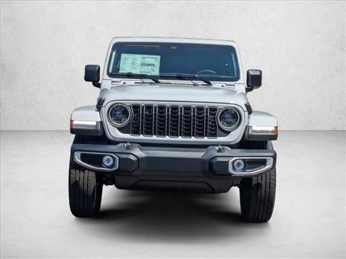 Bright White Clearcoat 2026 Jeep Gladiator Sahara 4x4