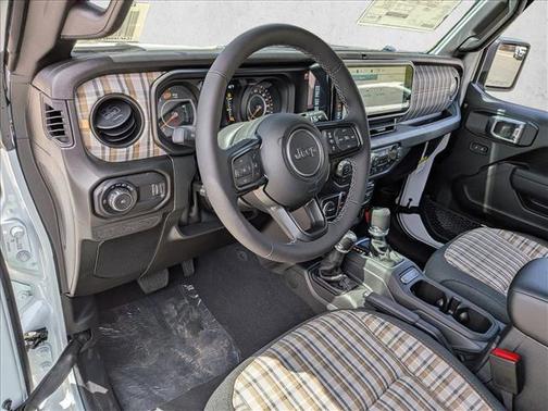 Black Clearcoat 2026 Jeep Wrangler 85th Anniversary