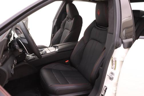 2023 Maserati Quattroporte Modena Q4