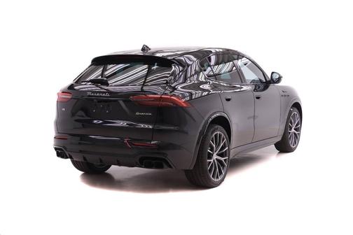 Nero Noctis 2026 Maserati Grecale Modena