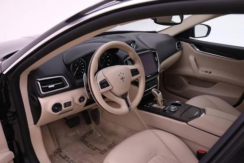 2022 Maserati Ghibli Modena Q4