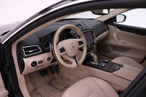 2022 Maserati Ghibli Modena Q4