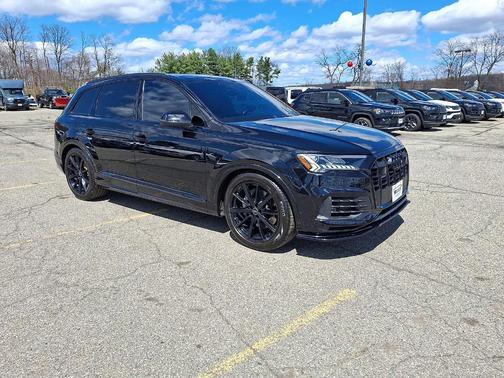 BLACK 2021 Audi Q7 55 Prestige