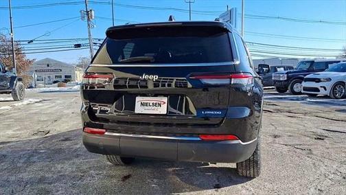 2021 Jeep Grand Cherokee L Laredo 4x4