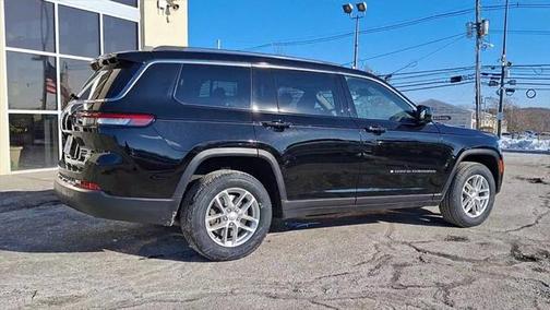 2021 Jeep Grand Cherokee L Laredo 4x4